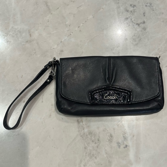 COACH Leather wristlet - Picture 1 of 4